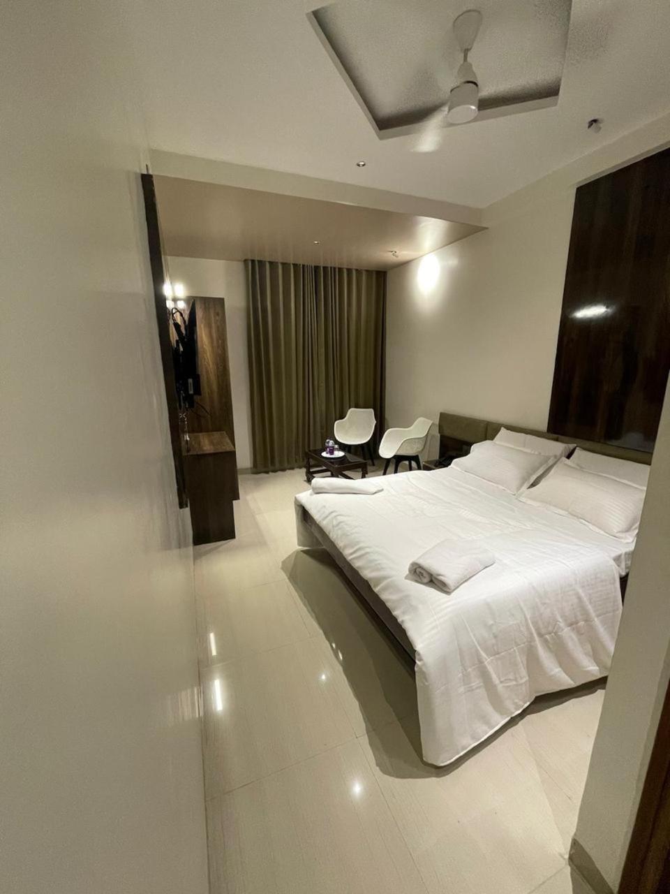 Model Grand Inn 贝拉里 外观 照片