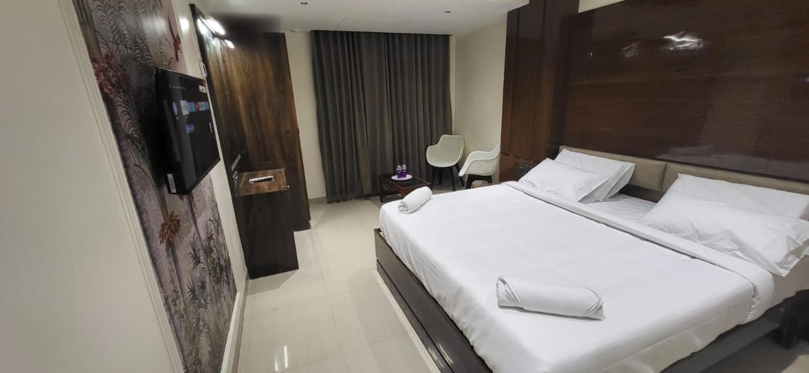 Model Grand Inn 贝拉里 外观 照片